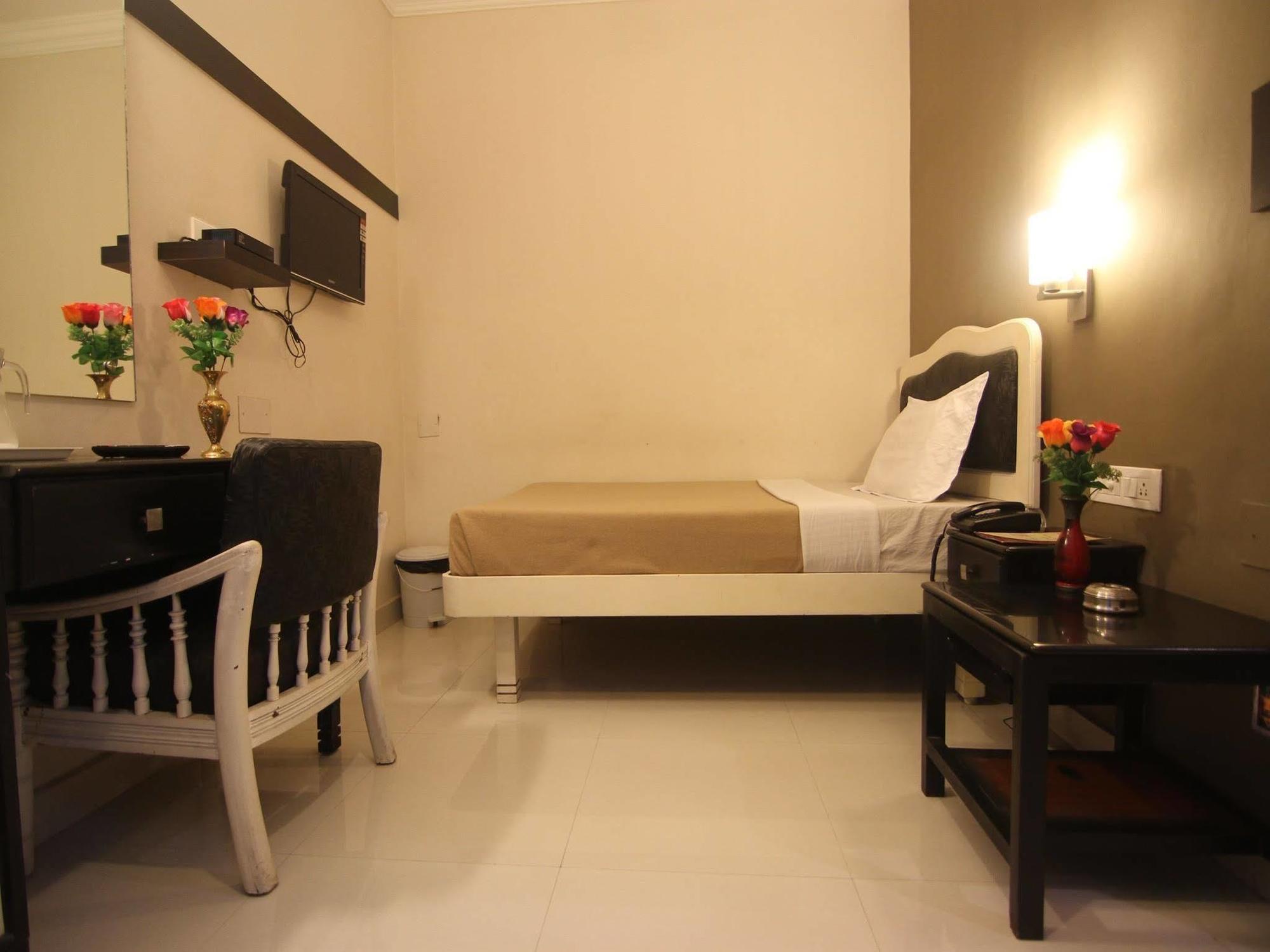 צ'נאי Hotel City Tower מראה חיצוני תמונה
